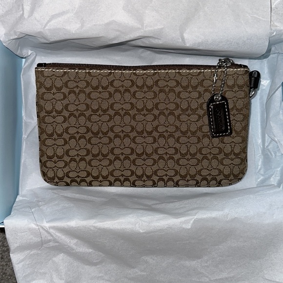 Coach wristlet. Perfect condition. Like new! - Picture 3 of 5